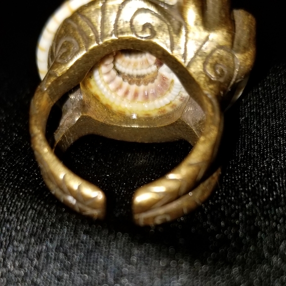 Costume Jewelry seashell design ring - Picture 6 of 12